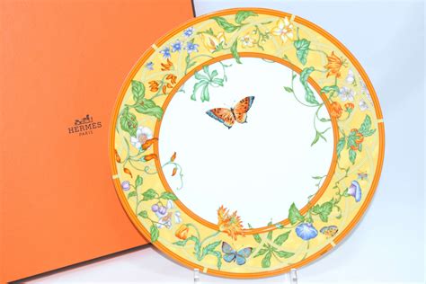 vaisselle hermes|hermes table plates for sale.